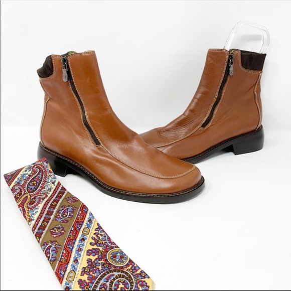 Donald J. Pliner Other - Donald J Pliner Leather Pull On Boots Sz 10